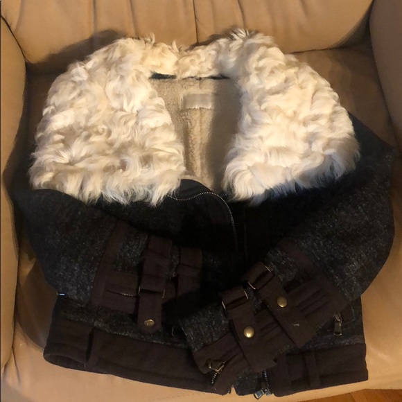 Gorgeous warm jacket with white natural fur - Picture 1 of 7